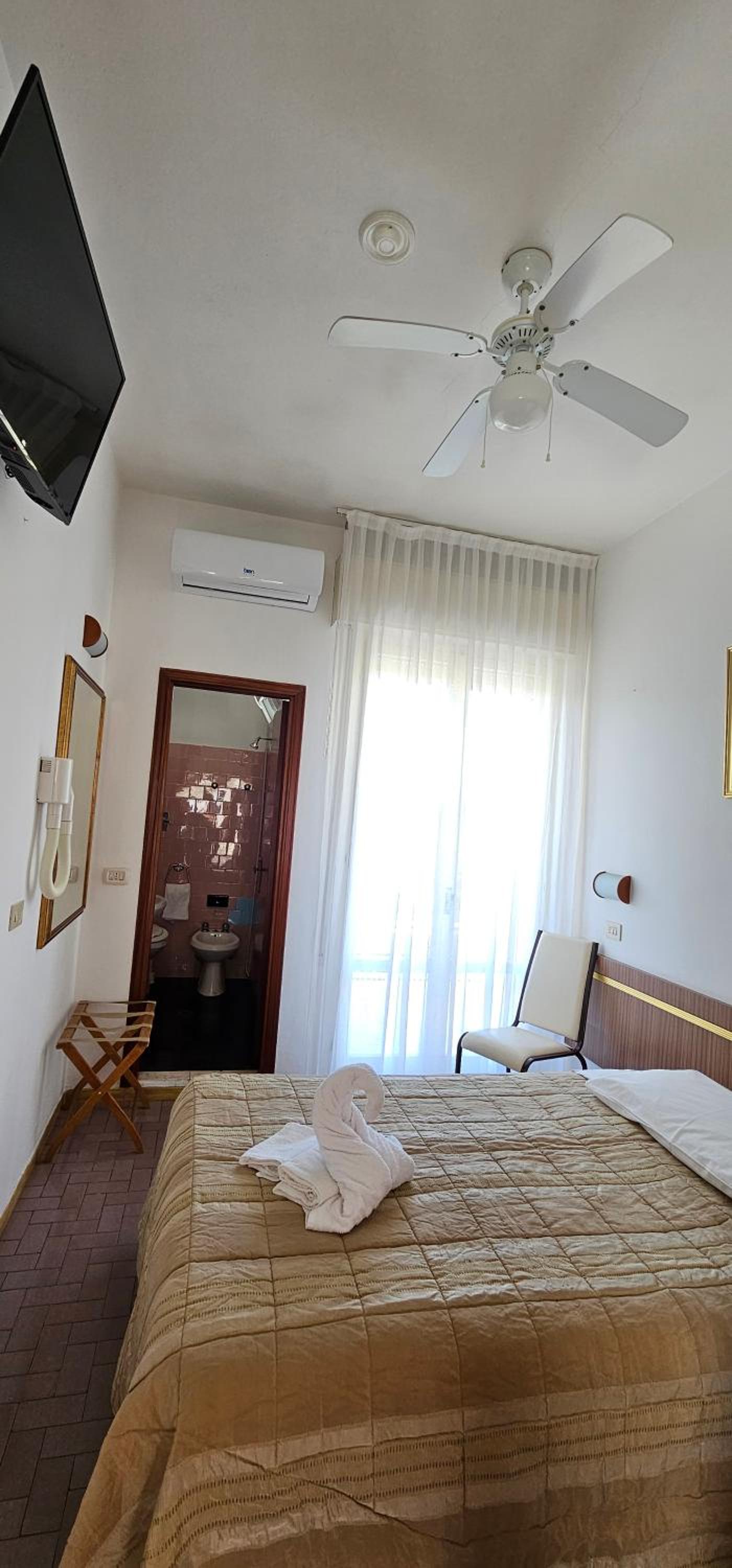 Large Single Room photo 1