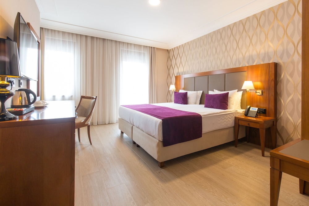 Double Room, 1 King Bed, Balcony photo 1