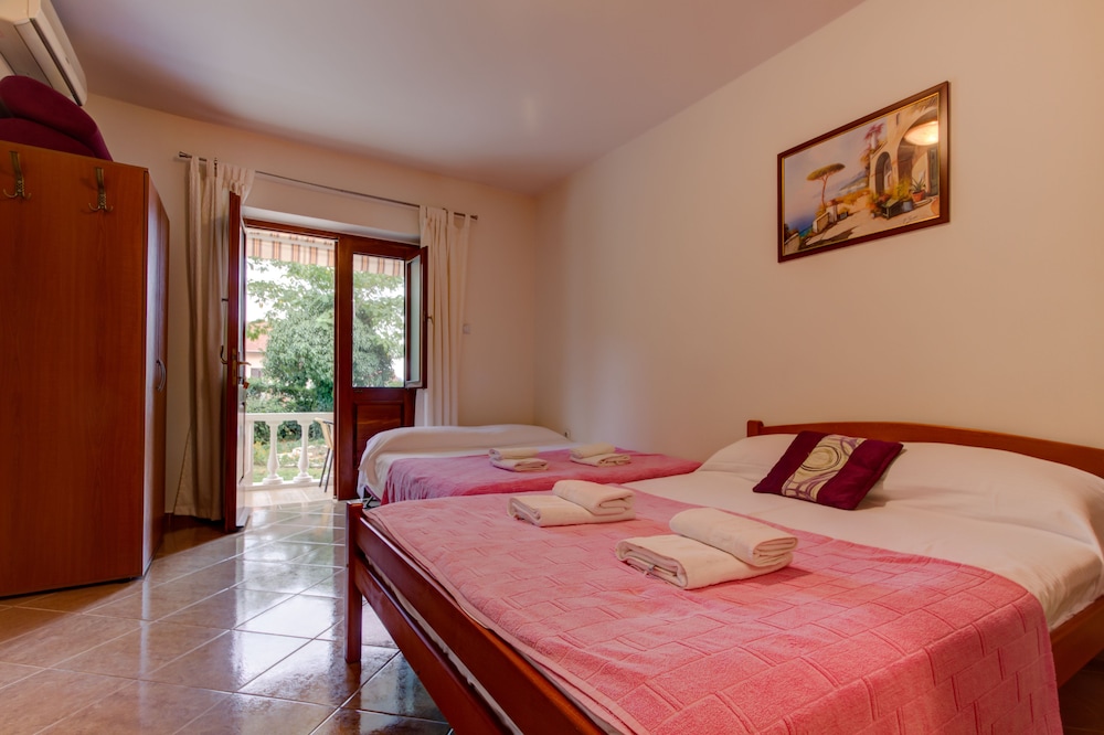 Economy Studio, Garden View, Ground Floor