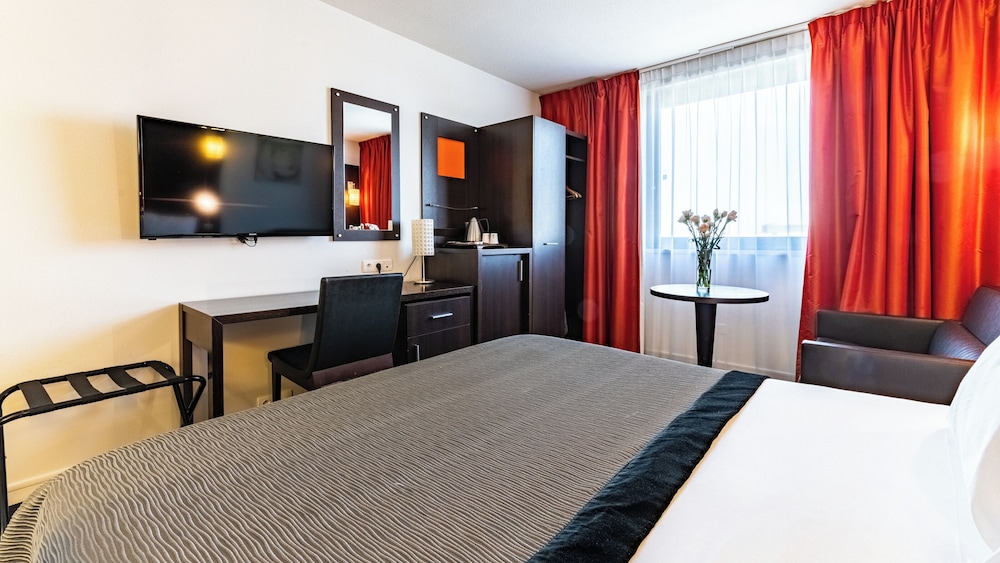 Standard Room, 1 Double Bed, City View - Photo 5