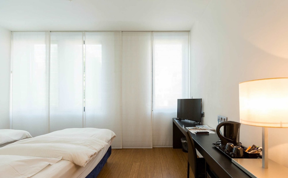 Classic Double Room, 1 Queen Bed - Photo 3