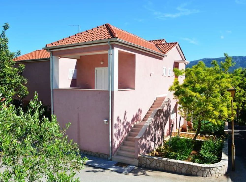 Apartment (One Bedroom Apartment with Balcony 3)