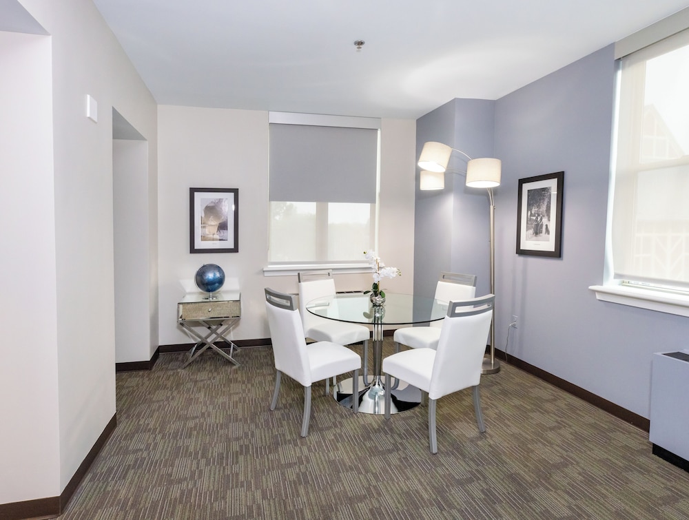 Executive Suite (Level) - Photo 10
