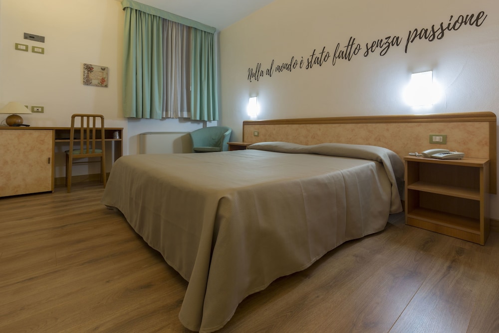 Double Room - Photo 3