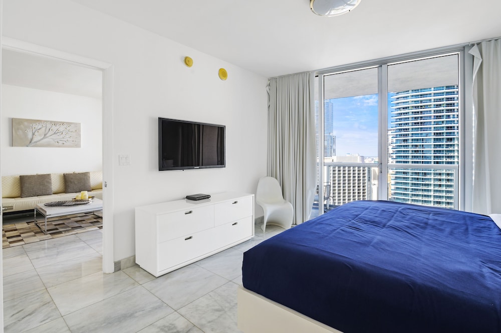 Premier Apartment photo 2