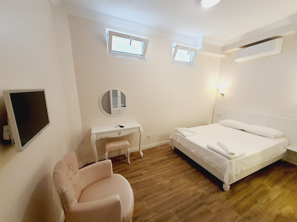 Economy Room, No view, Basement