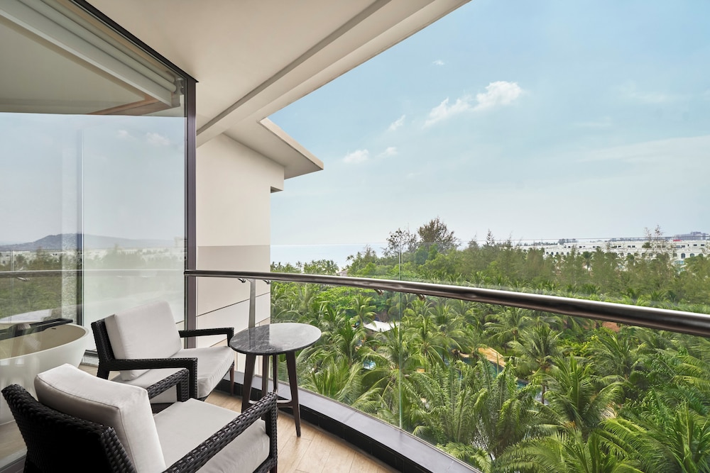 Classic Room, 2 Twin Beds, Balcony, Ocean View thumbnail 5