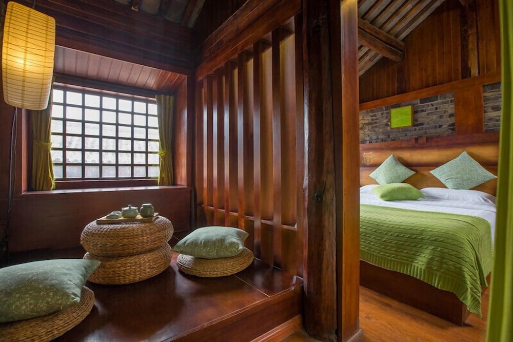 Classic Double Room (Cyan)