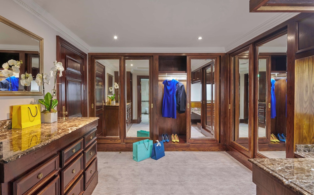 Presidential Suite - The Churchill Residence thumbnail 5