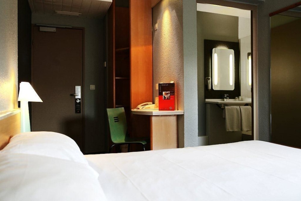 Standard Double Room, Multiple Beds - Photo 2