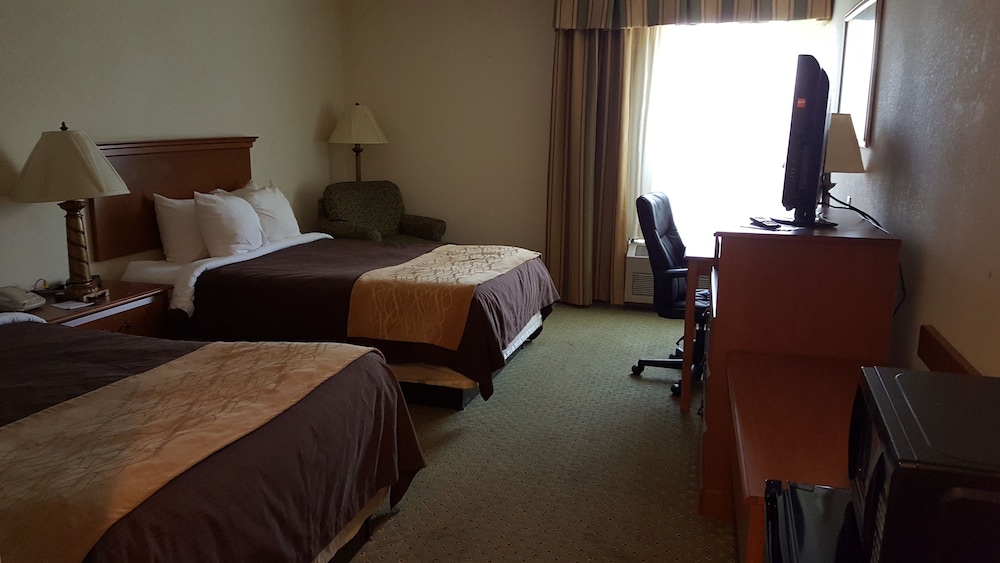 Standard Room, 2 Double Beds, Non Smoking - Photo 5