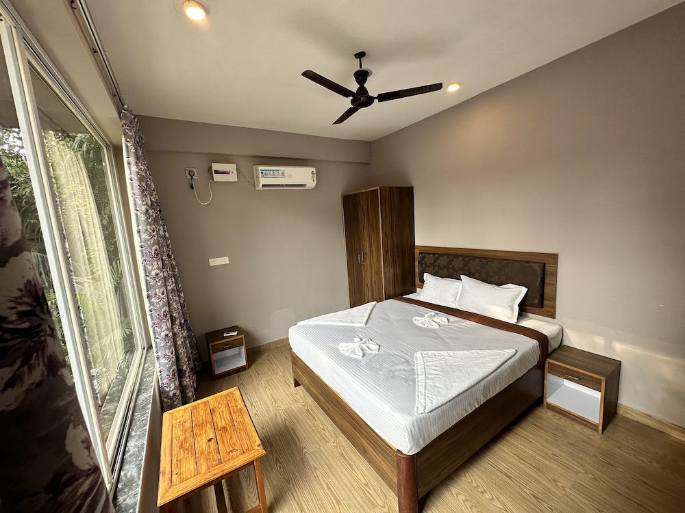 Deluxe Room - Photo 28