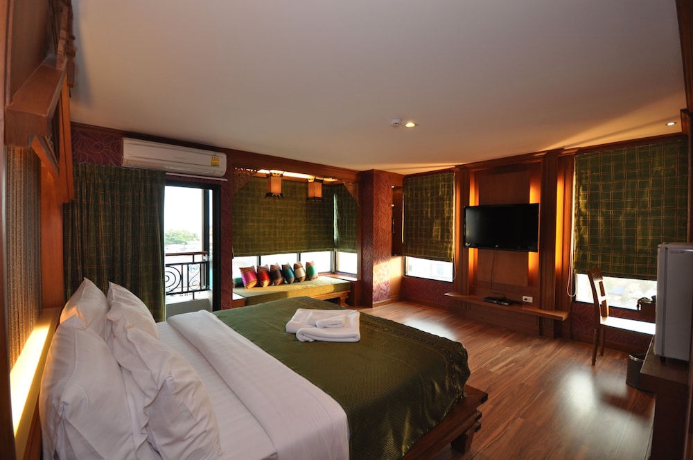 Suite, Partial Ocean View photo 1