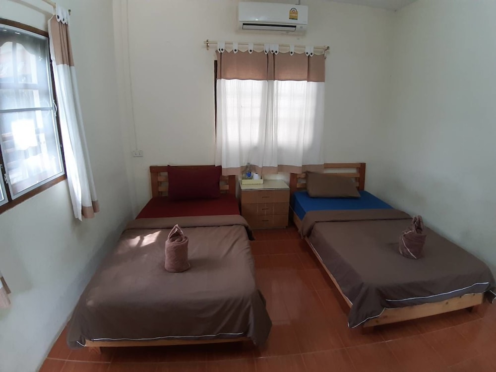 Standard Twin Room - Photo 6