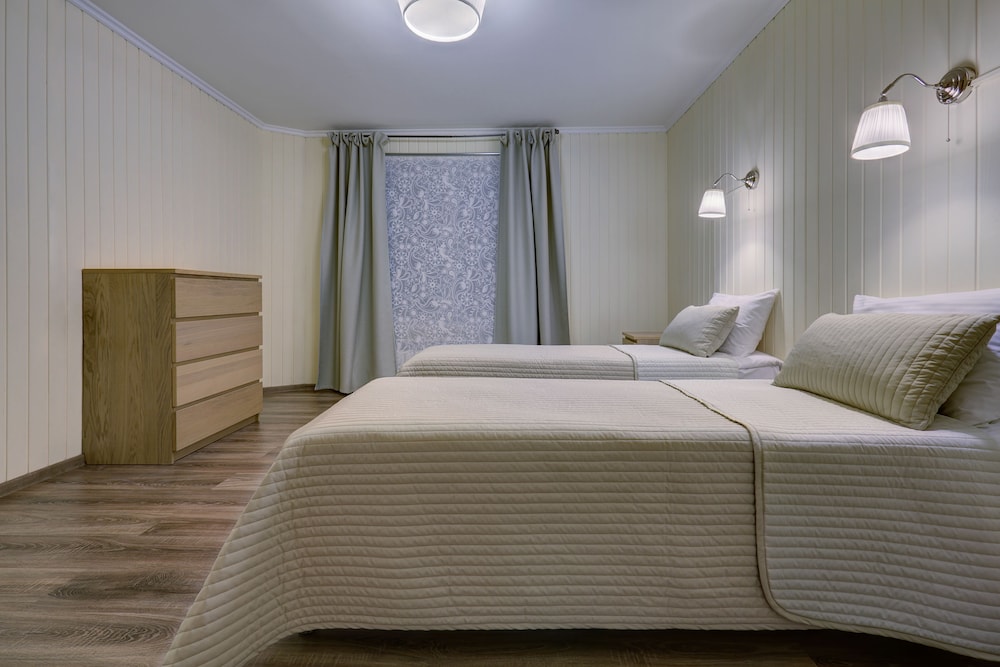 House, 4 Bedrooms photo 1