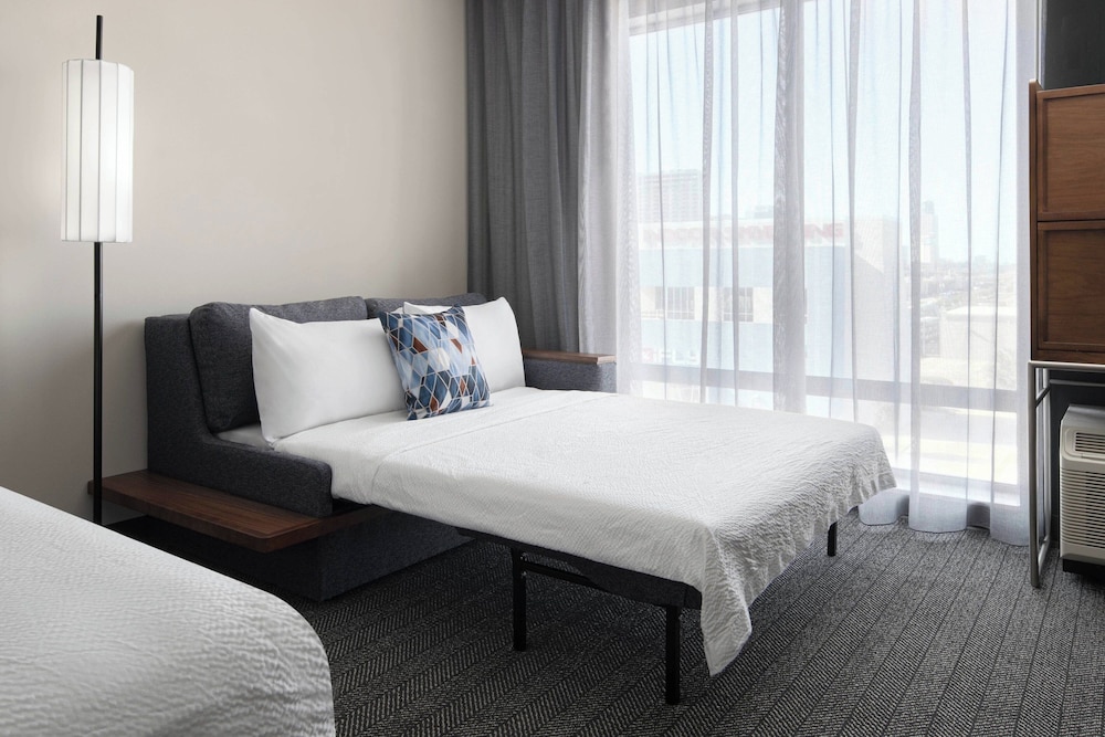 Room, 1 King Bed with Sofa bed (Mobility/Hearing Accessible, Tub) - Photo 3