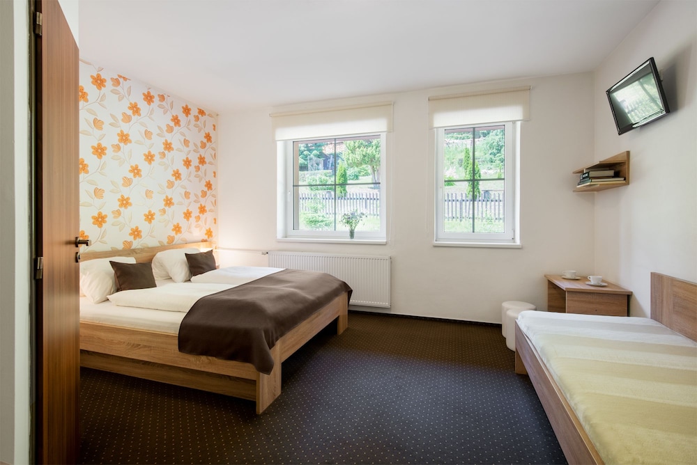 Standard Triple Room photo 3