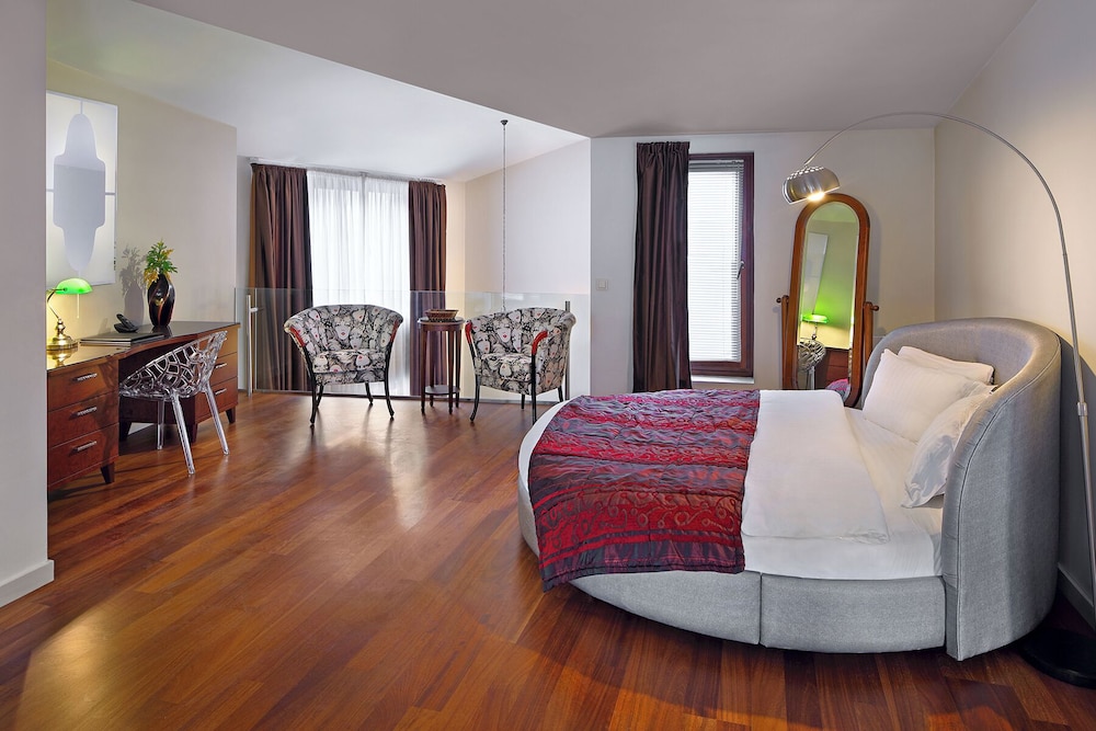 Premium Duplex, 2 Bedrooms, Terrace, Garden View photo 2