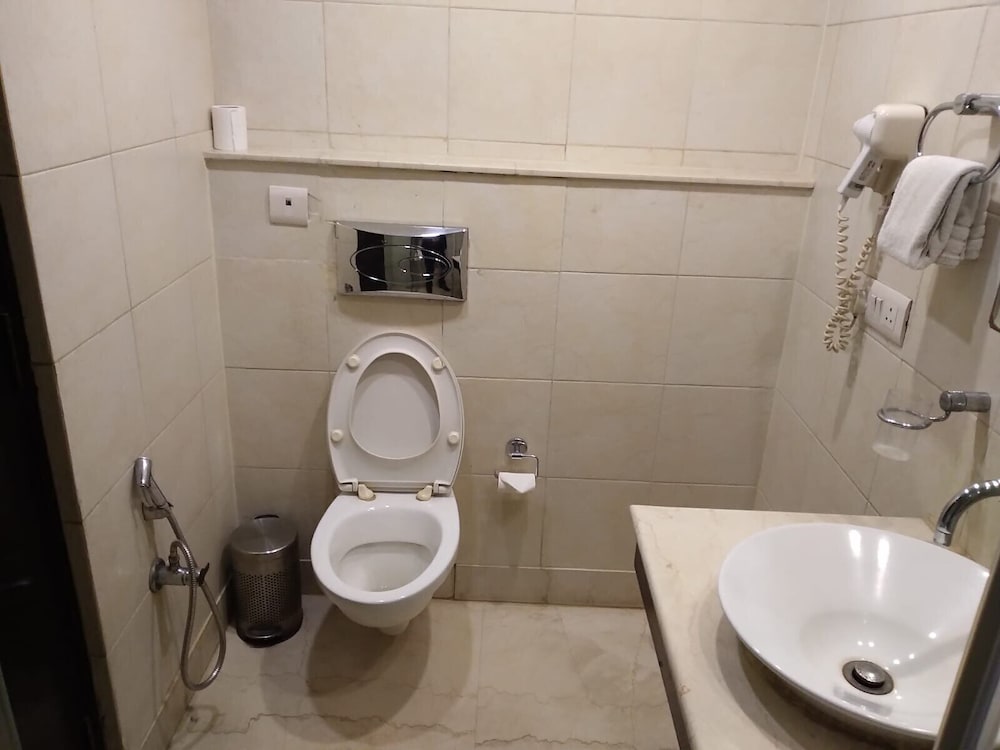 Deluxe Twin Room - Photo 2