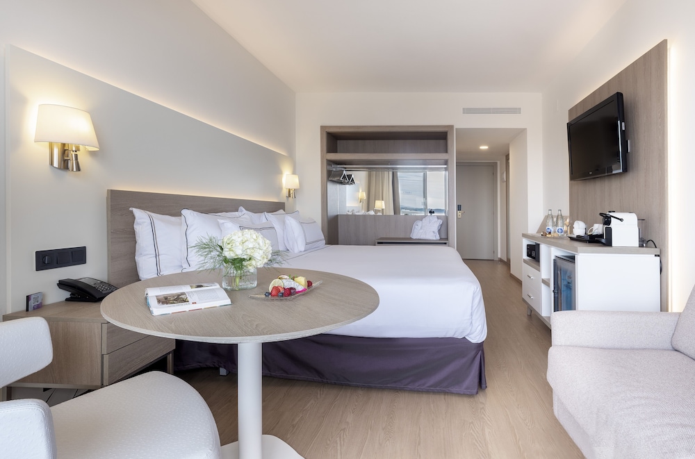 Premium Room, Sea View (2 Adults + 1 Child) - Photo 14