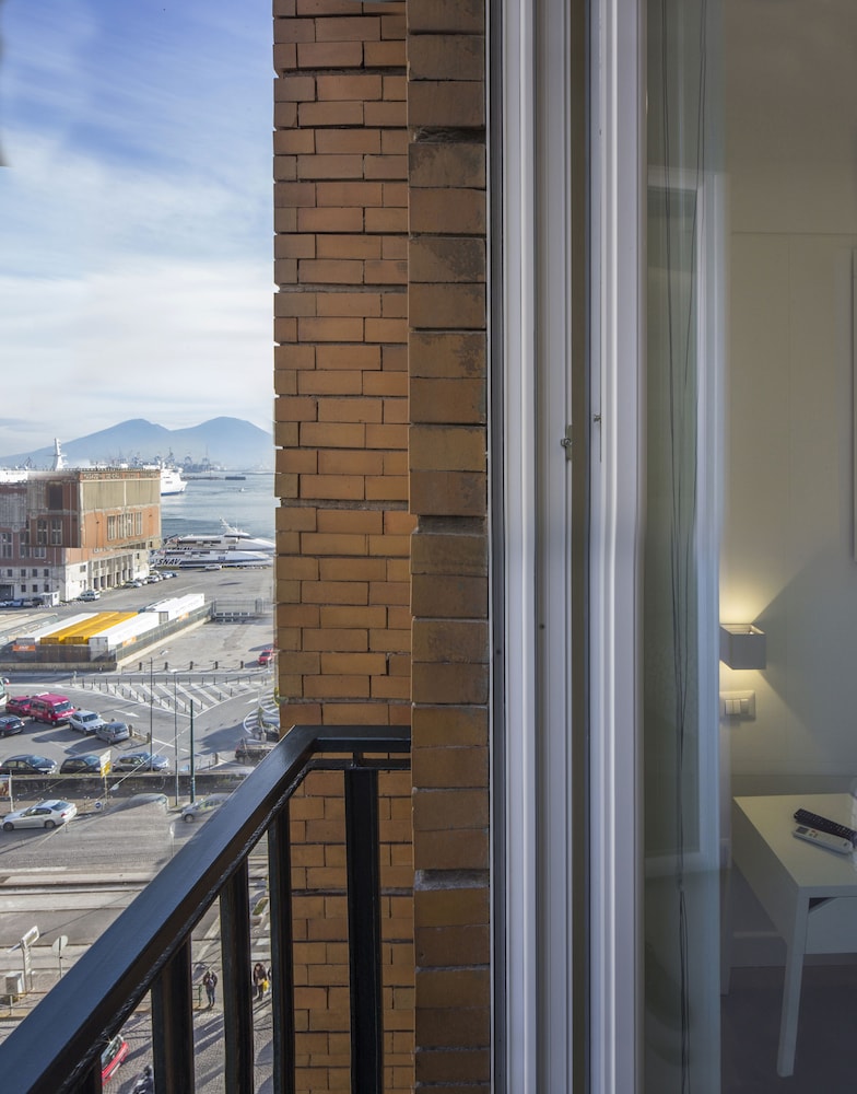 Deluxe Studio, Partial Sea View