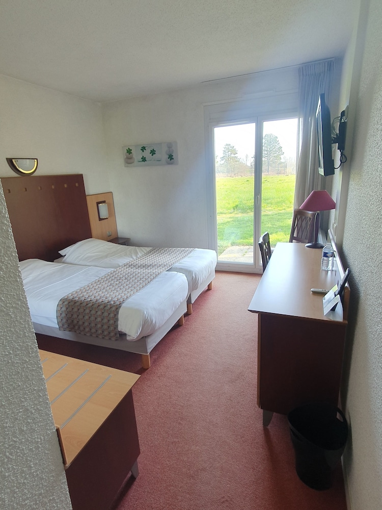 Standard Twin Room photo 3