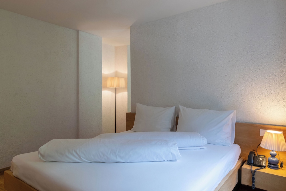 Quadruple Room, Private Bathroom - Photo 6
