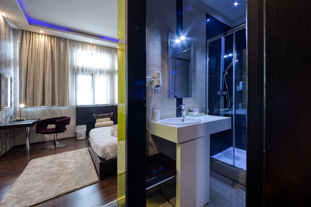 Standard Room photo 3