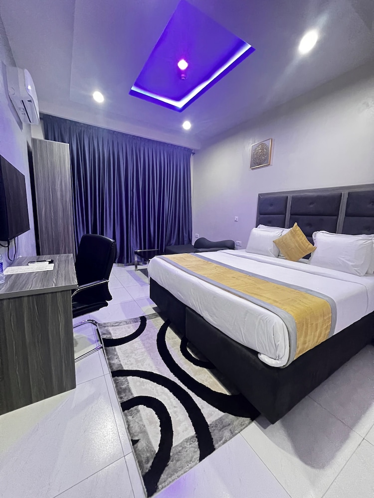 Deluxe Room - Photo 1