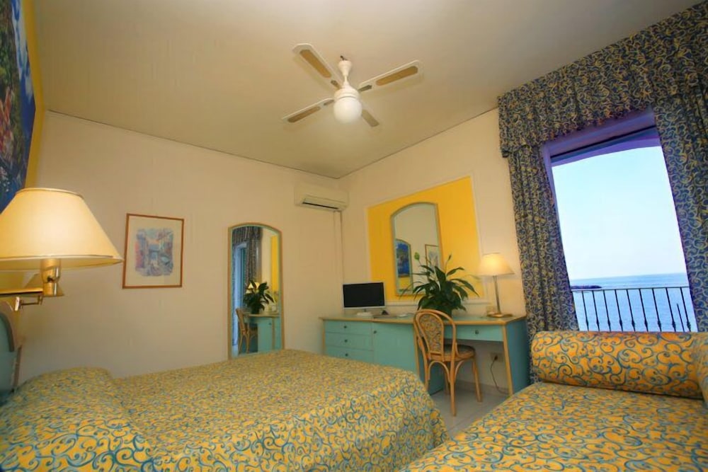 Comfort Triple Room, Sea View photo 2