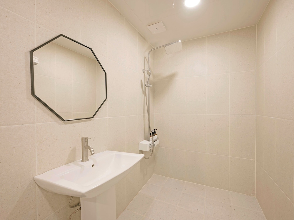 Premium Double Room - Photo 7