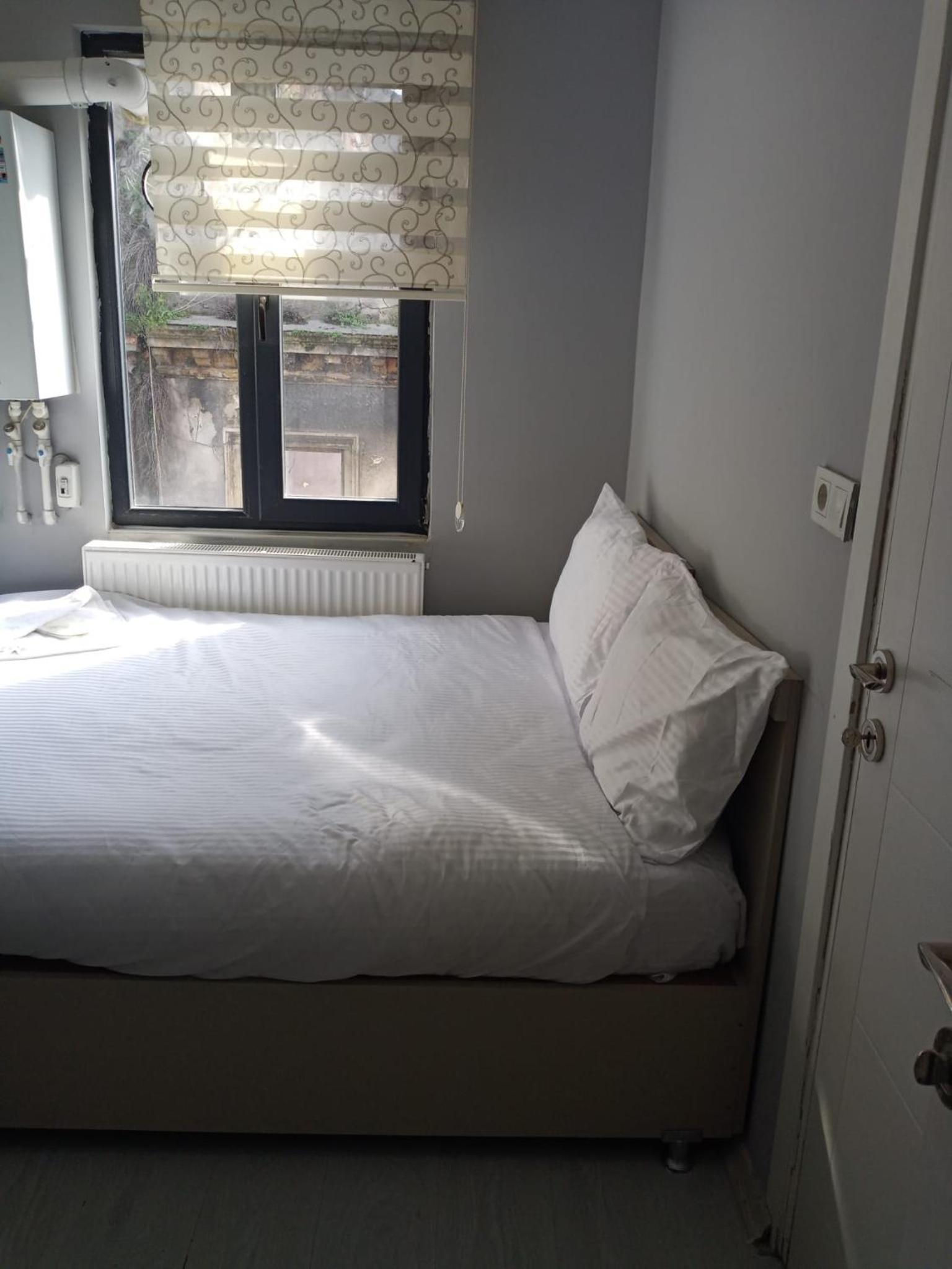 Large Double Room photo 1