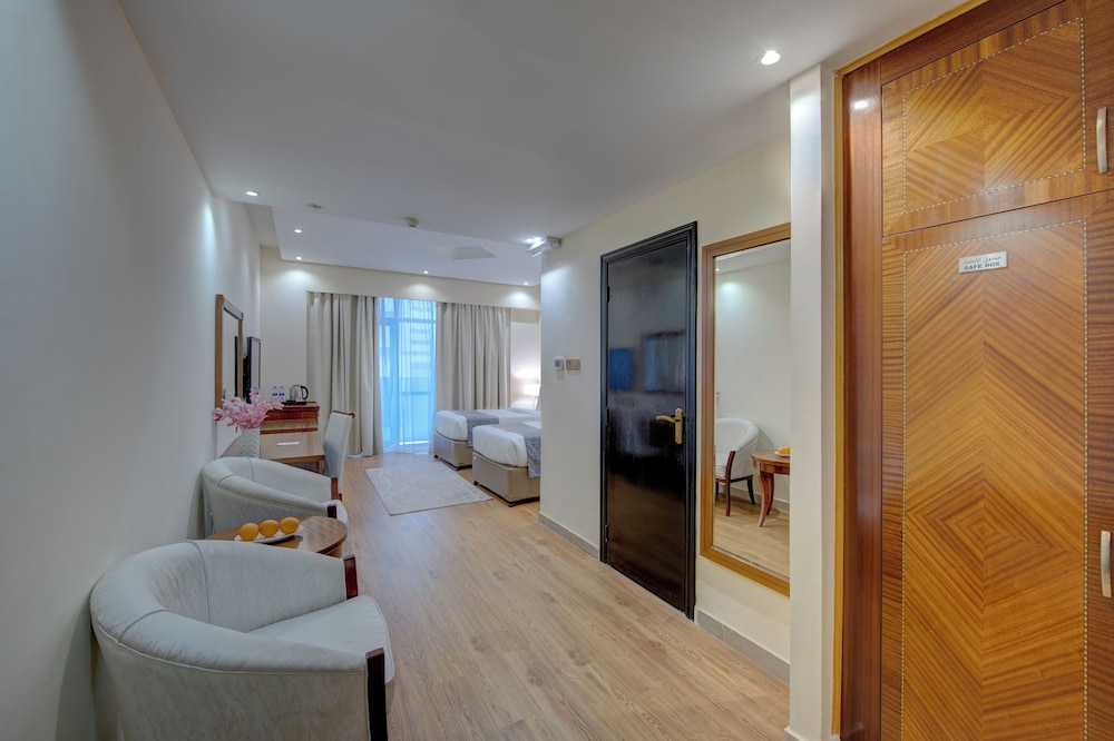 Deluxe Twin Room photo 3