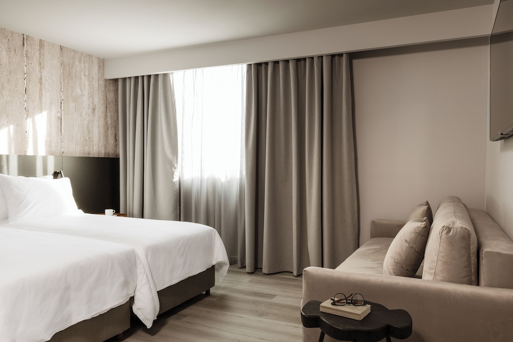 Superior Double Room, 1 Queen Bed with Sofa bed photo 1
