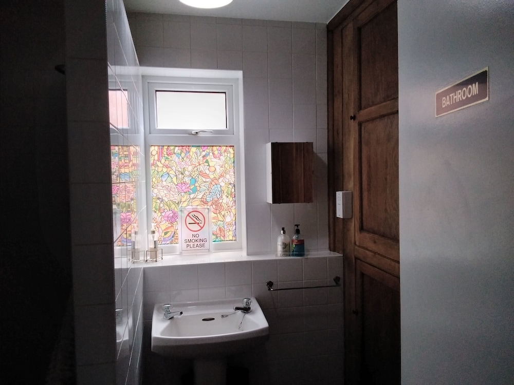 Double Room, Shared Bathroom (Room 3) photo 2