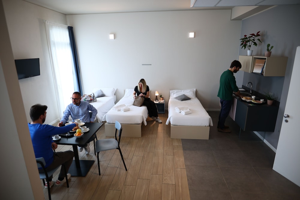 Family Room, Multiple Beds, Non Smoking photo 3