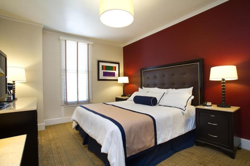 Standard Room, 1 Queen Bed, Non Smoking, Private Bathroom