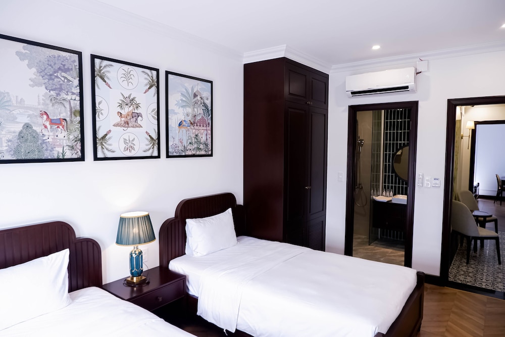 Luxury Twin Room - Photo 13