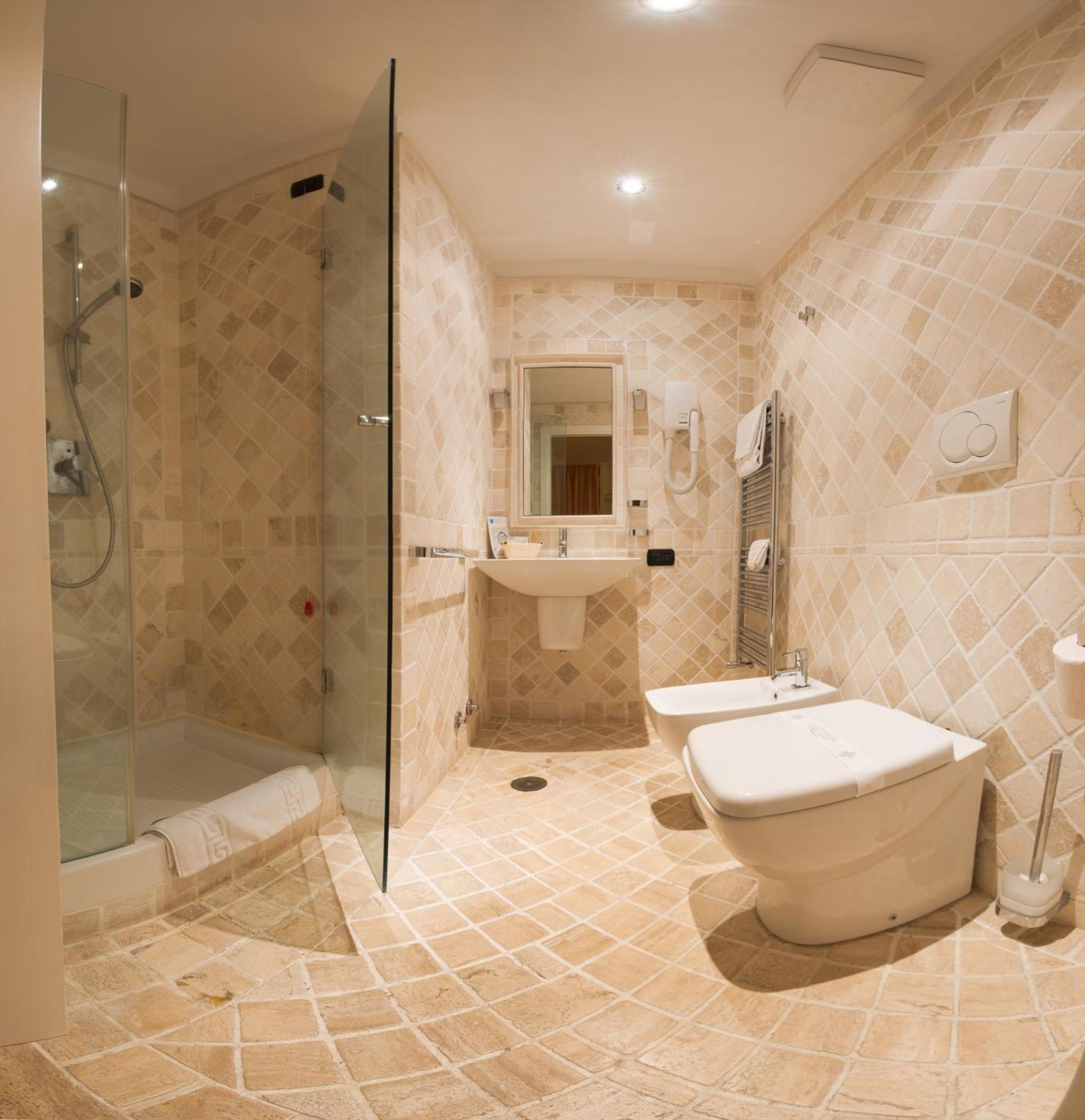 Double Room with Lake View - Photo 2