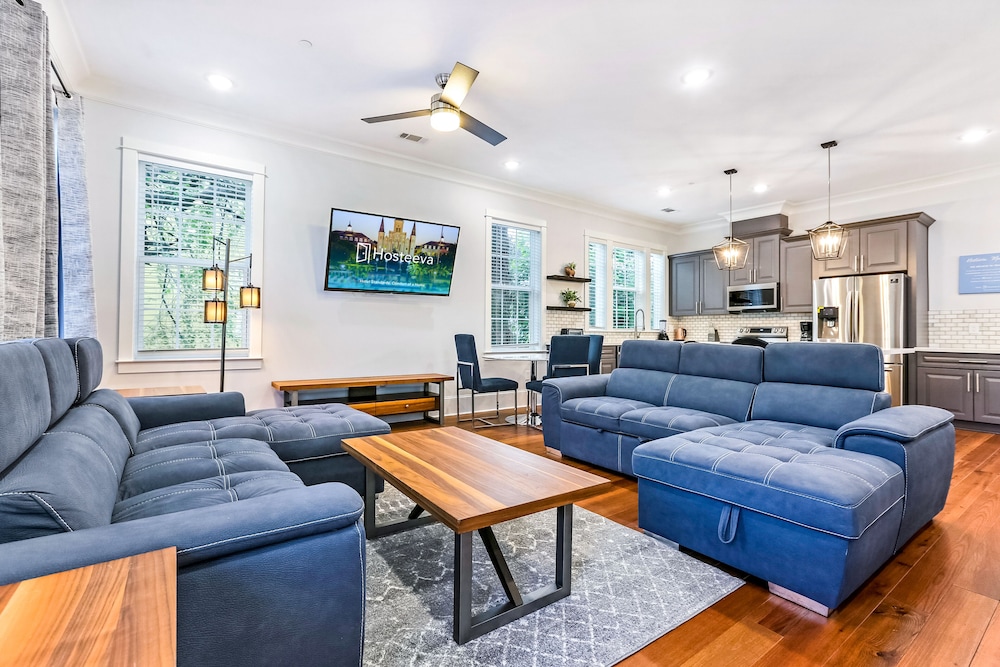 Luxury Condo, 5 Bedrooms, Balcony