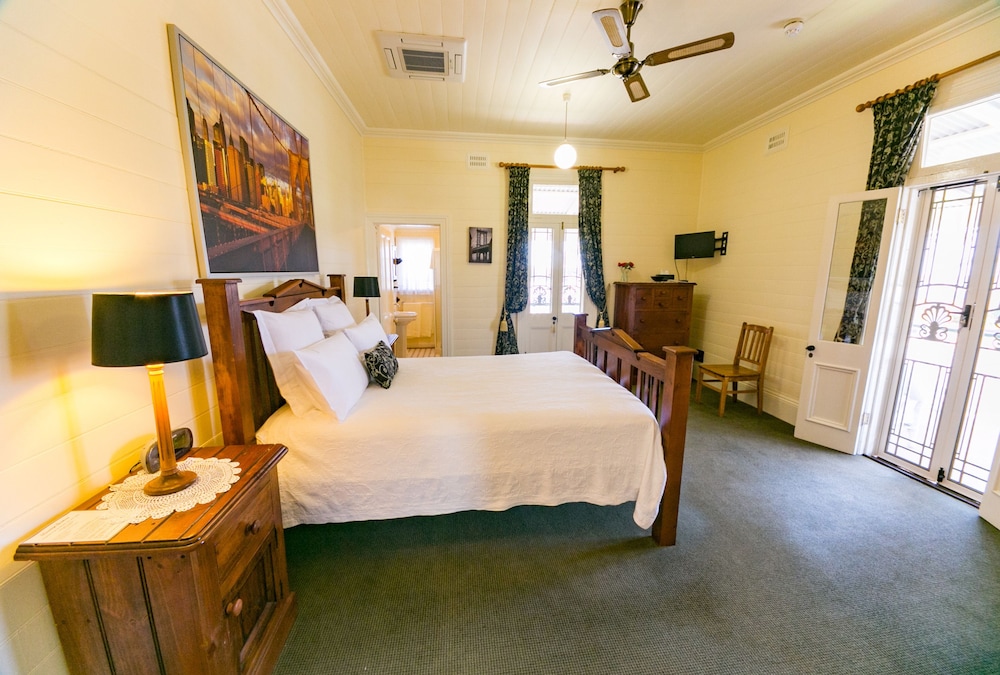 Deluxe Double Room (New York) photo 2