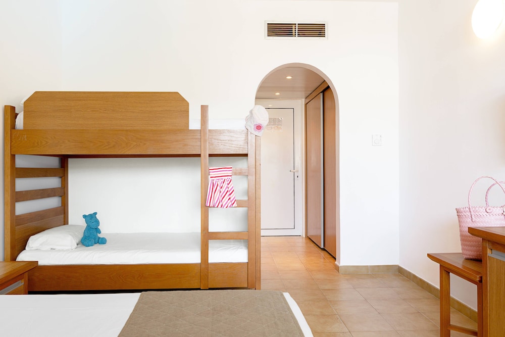 Standard Family Room with Bunk Bed photo 1