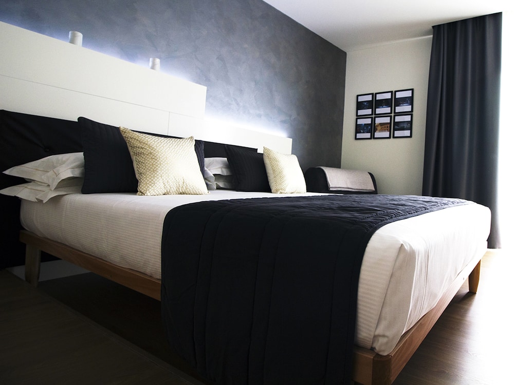 Deluxe Double Room photo 3