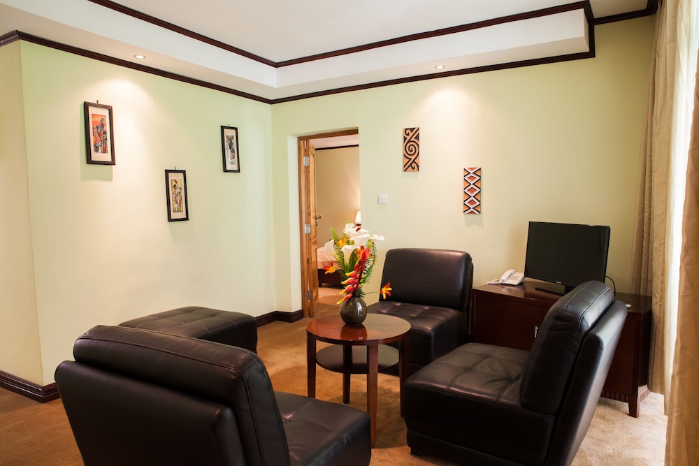 Executive Suite, 1 Bedroom, Hill View, Garden Area photo 1