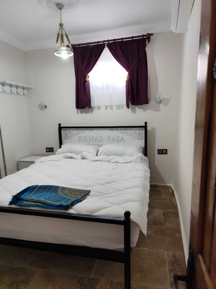 Dara Room