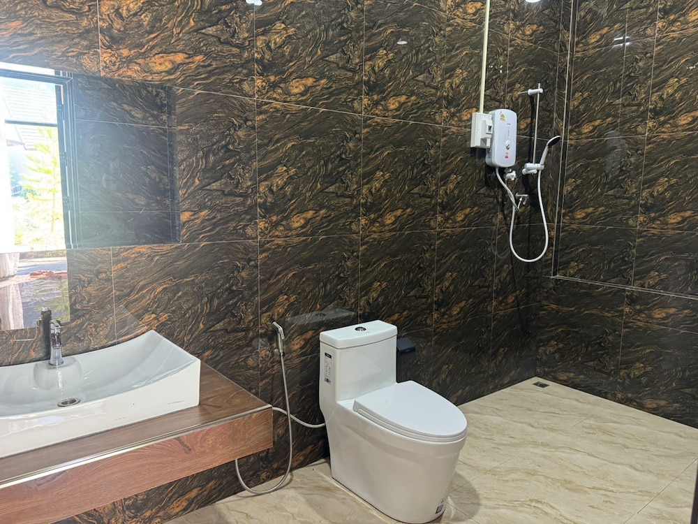Deluxe Triple Room photo 2