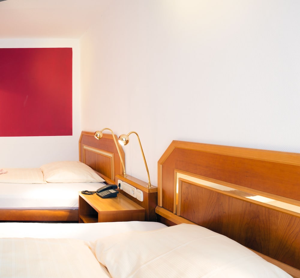 Basic Twin Room