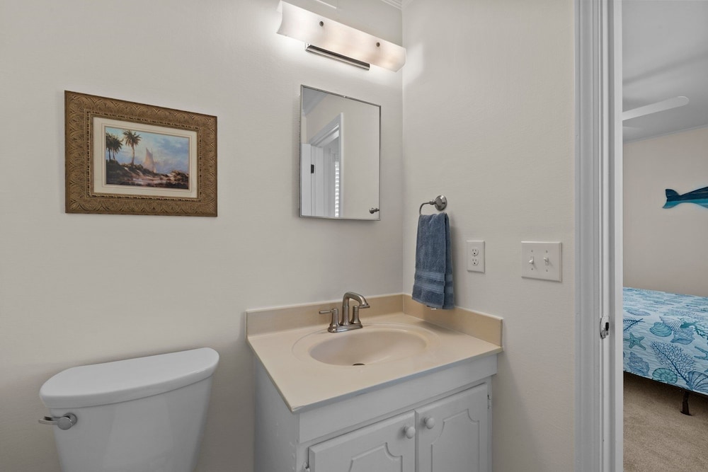 Condo, 2 Bedrooms photo 3