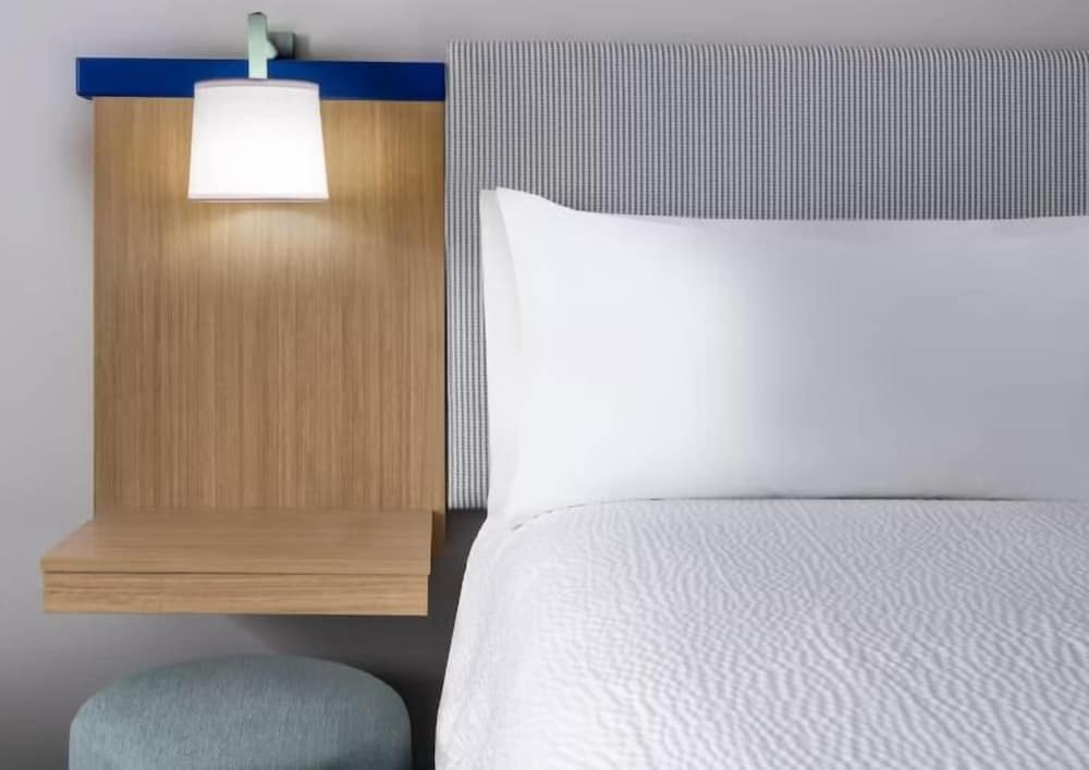 Standard Room, 1 King Bed photo 1