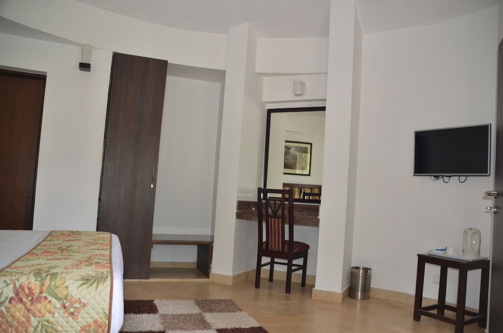 Deluxe Room - Photo 6